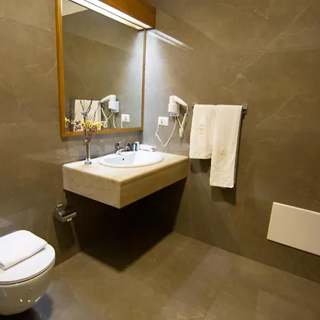 Chateau Linza 4*