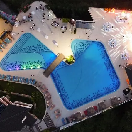 Chateau Linza 4*