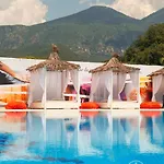 Chateau Linza 4*