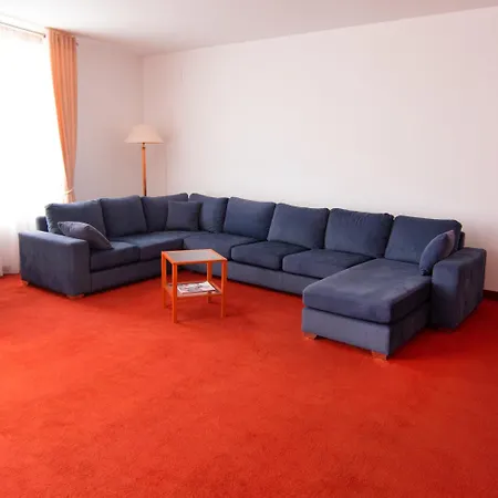 Chateau Linza Hotel