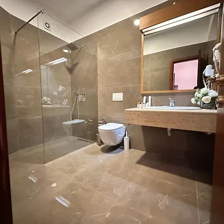 Chateau Linza Hotel 4*
