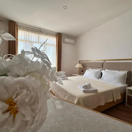 Chateau Linza Hotel 4*