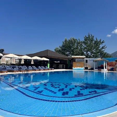 Chateau Linza Hotel 4*