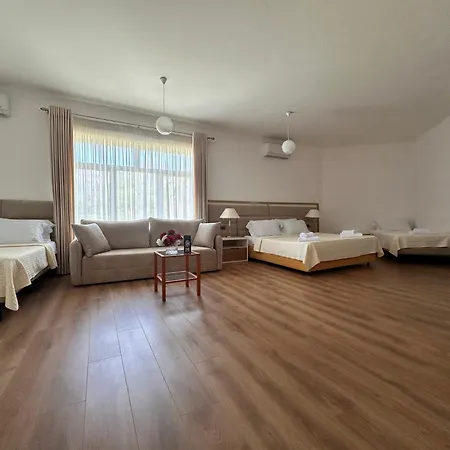 Chateau Linza Hotel 4*
