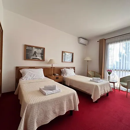 Chateau Linza Hotel 4*