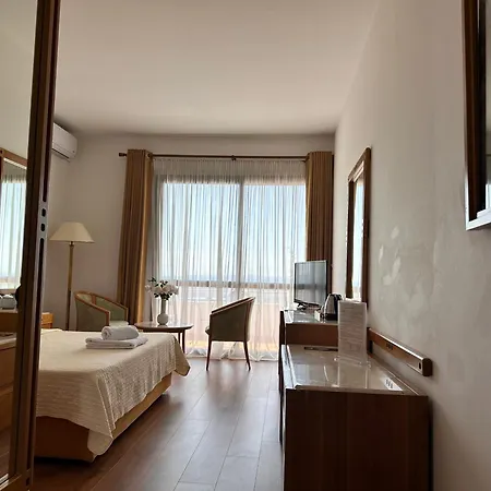 Chateau Linza 4*