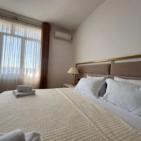 Chateau Linza Hotel 4*