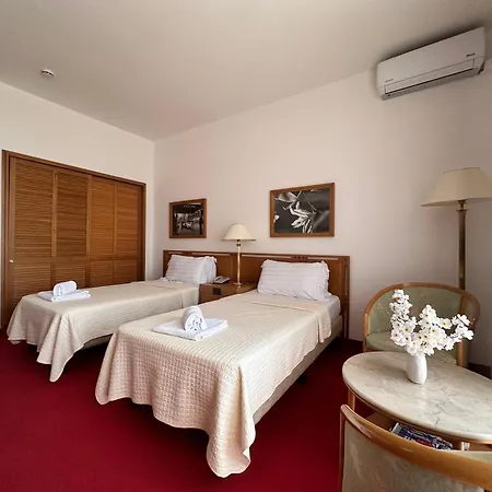 Hotel Chateau Linza 4*